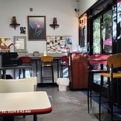 Franco's Cafe - Inside