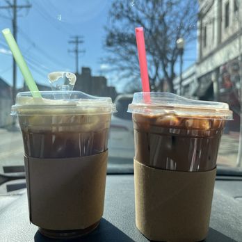 Delanie's Coffee Shadyside - Butterbeer cold brew and almond joy latte - Coffee & Tea Near Me - Pittsburgh, Pennsylvania