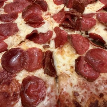 Leonore Restaurant - Ronnie's Pizza - Italian Near Me - Salem, Virginia