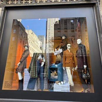 Saks Fifth Avenue - Shoe Stores Near Me - New York, New York Saks Fifth Avenue - Shoe Stores Near Me - New York, New York
