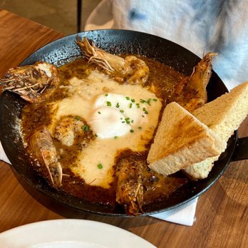 District Downtown Diner - Delicious shrimp and grits. - Coffee & Tea Near Me - New Orleans, Louisiana District Downtown Diner - Delicious shrimp and grits. - Coffee & Tea Near Me - New Orleans, Louisiana