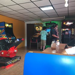 Tavo's Pizza - Game room