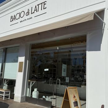 Bacio di Latte - Nice ambience with plenty of parking outside - Gelato Near Me - Marina del Rey, California
