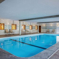 Days Inn & Suites West Edmonton - Pool - indoor