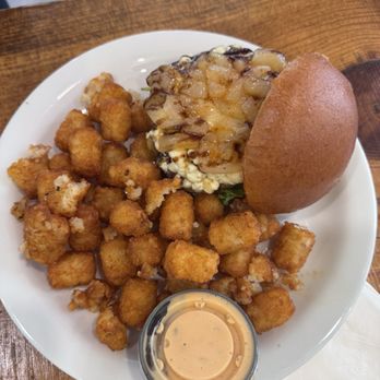 The Craft House - Gastropubs Near Me - Clovis, California