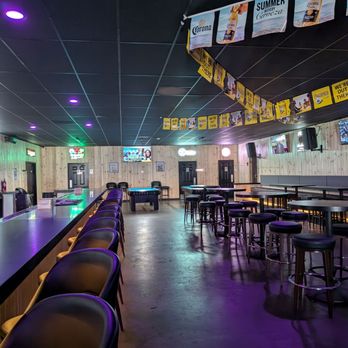 The Wreck - Dive Bars Near Me - Lake Elsinore, California The Wreck - Dive Bars Near Me - Lake Elsinore, California