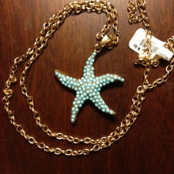 Francesca's - starfish necklace