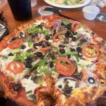 Bear Mountain Pizza - Brown bear pizza - Pizza Near Me - Squaw Valley, California