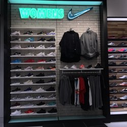 Shoe Palace