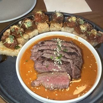 Earls Kitchen + Bar - Sushi and steak - New American Near Me - Fort Lauderdale, Florida