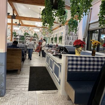 Mama Bird Southern Kitchen - Inside - Southern Near Me - West Jordan, Utah