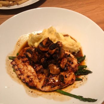 Cactus Club Cafe - Hunter Chicken - Canadian (New) Near Me - Calgary, Alberta Cactus Club Cafe - Hunter Chicken - Canadian (New) Near Me - Calgary, Alberta