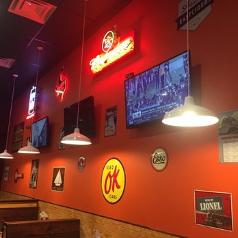 DoubleDave's Pizzaworks - Lots of TVs on both sides - Pizza Near Me - Georgetown, Texas DoubleDave's Pizzaworks - Lots of TVs on both sides - Pizza Near Me - Georgetown, Texas