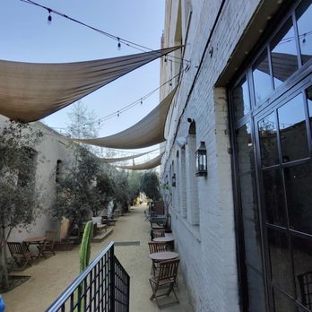 Etiquette Coffee - Patio - Coffee & Tea Near Me - Los Angeles, California