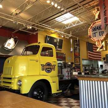 Fuddruckers - Burgers Near Me - Albuquerque, New Mexico