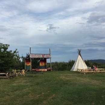 Saratoga Apple - Tee-Pee & Stage - Fruits & Veggies Near Me - Schuylerville, New York