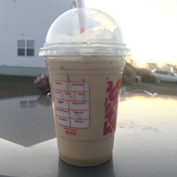 Dunkin' - Horrible service