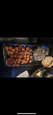Warehouse Kitchen + Sports Bar by null