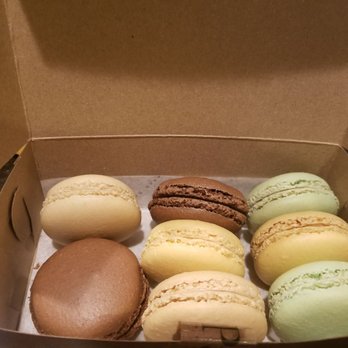 Le Panier - Macrons - chocolate, lemon, caramel, pistachio - Bakeries Near Me - Seattle, Washington