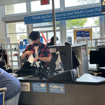 Ross Dress for Less - April 17, 2025. A huge line and one check stand open. - Department Stores Near Me - Santa Ana, California Ross Dress for Less - April 17, 2025. A huge line and one check stand open. - Department Stores Near Me - Santa Ana, California
