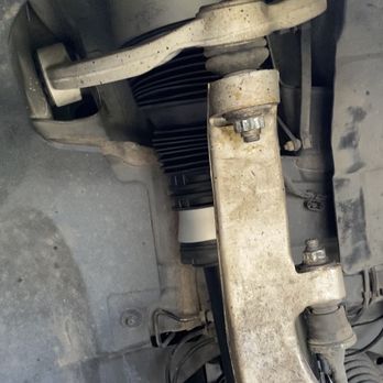 Meet To Fix - Pneumatic chocks absorber replacement - Auto Repair Near Me - Fairfax, Virginia Meet To Fix - Pneumatic chocks absorber replacement - Auto Repair Near Me - Fairfax, Virginia