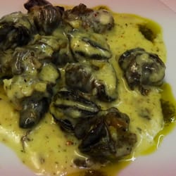Escargots with white wine sauce