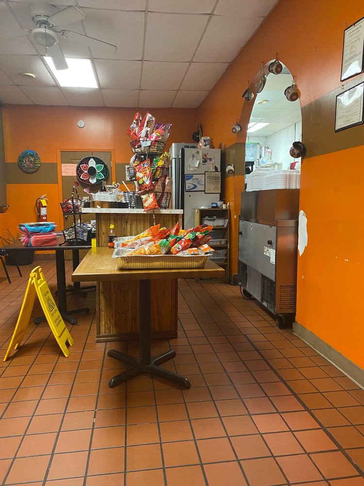 Lucy Mexican Restaurant Logo