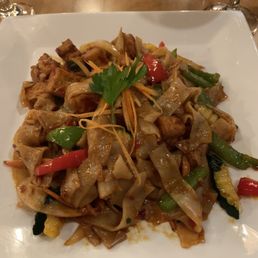 Drunken noodles with tofu Drunken noodles with tofu