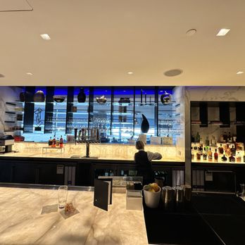 United Polaris Lounge - Bar area - Airport Lounges Near Me United Polaris Lounge - Bar area - Airport Lounges Near Me