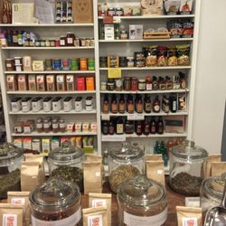 Fare On Main - A cool little shop for foodies!
