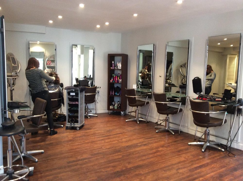 THE CUTTING LOUNGE 37a Lower St, Dartmouth, Devon, United Kingdom Updated March 2024 Hair