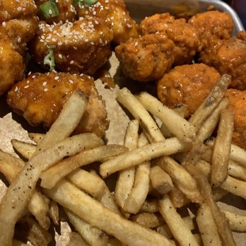 Twin Peaks - Wings: Spicy Thai and buffalo - Sports Bars Near Me - El Paso, Texas