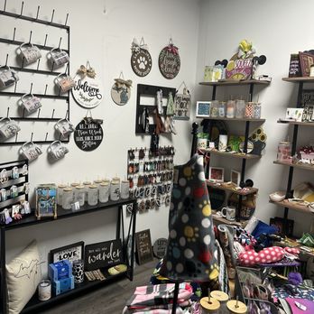 Whimsy & Wine - Such a nice VARIETY of items! Reasonably priced. - Home Decor Near Me - Fraser, Michigan