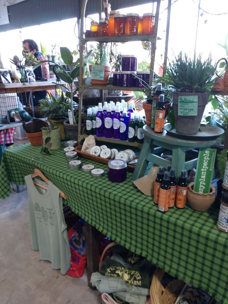 RIVERHEAD FARMERS MARKET Updated October 2024 14 Photos Main St