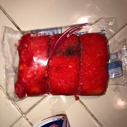 7-Eleven - Moldy hostess zingers