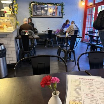 Effy's Cafe - Cafes Near Me - New York, New York