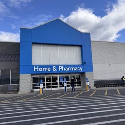 Exterior photo of Walmart Supercenter - Mechanicsburg, Pennsylvania Exterior photo of Walmart Supercenter - Mechanicsburg, Pennsylvania