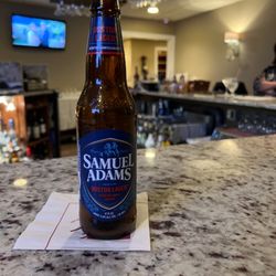Mountain View Chalet - At the bar
