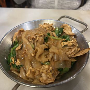 Top Thai - Pad See Eew Noodle - Thai Near Me - New York, New York Top Thai - Pad See Eew Noodle - Thai Near Me - New York, New York