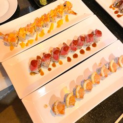 Crazy Tuna - Mango Tango Roll (T)
Cajun Garlic Tuna Roll (M)
Salmon Ceviche Roll (B)