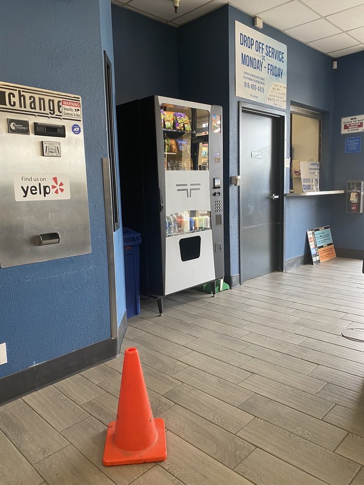 A1 LAUNDROMAT Updated December 2024 28 Photos & 35 Reviews 8275