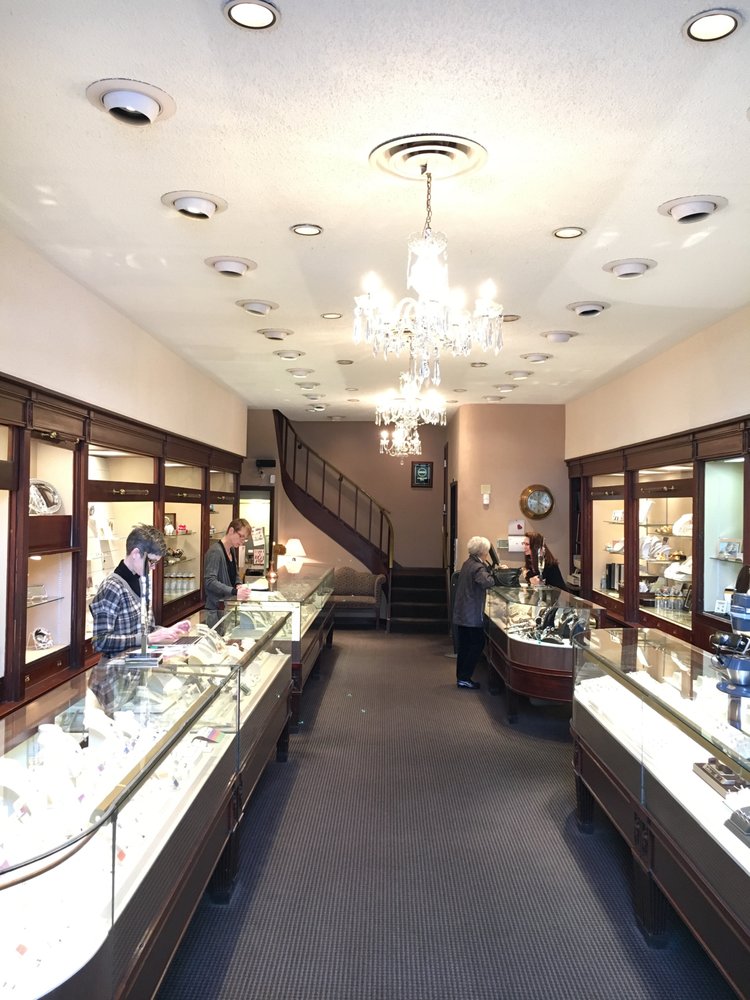 HANDS JEWELERS Updated October 2024 18 Photos & 20 Reviews 109 E