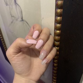 Ci Ci Nails 1 - Waxing Near Me - Chicago, Illinois