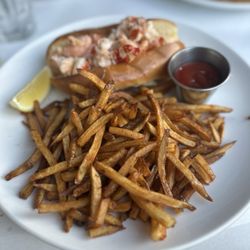 Henlopen City Oyster House - Warm Lobster Roll with butter & French fries