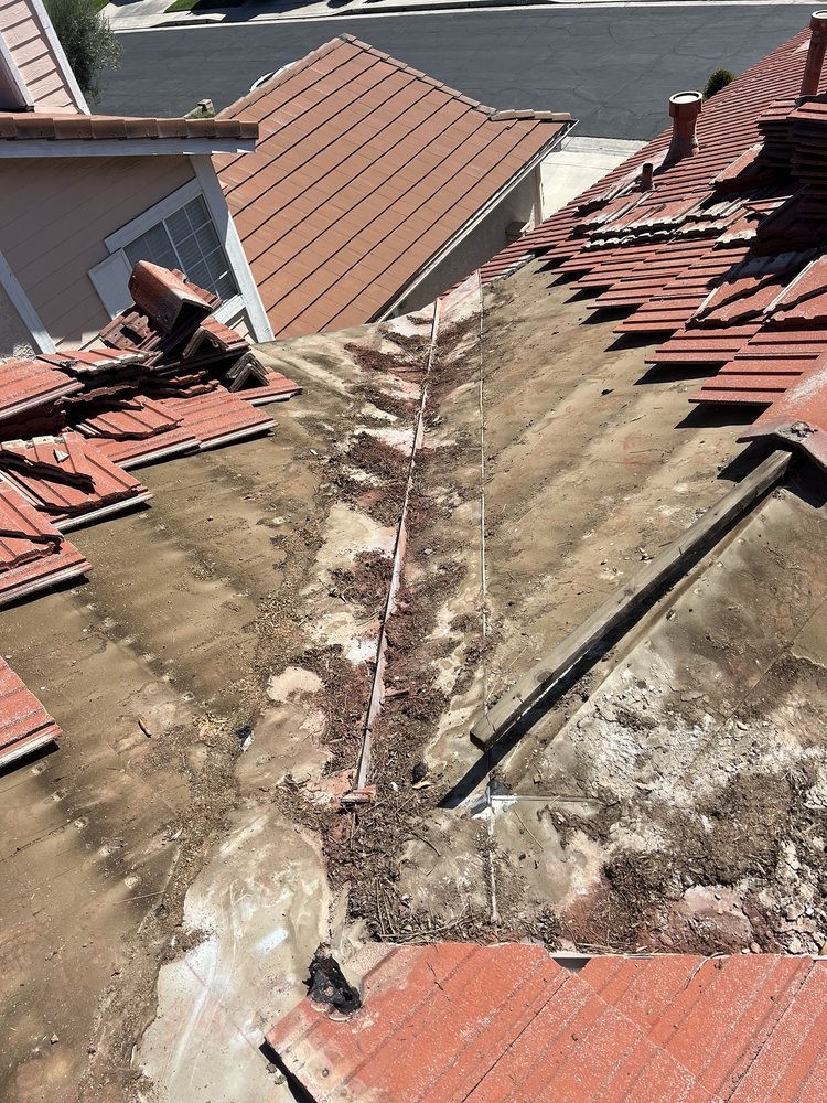 Slide of Jose Cruz's Roofing and Construction