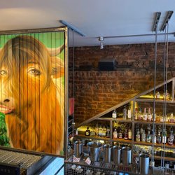 Porter & Rye - Interesting art work at the Porter and Rye