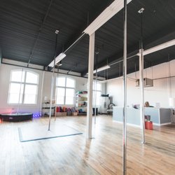 RI Pole Space