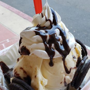 Cold Stone Creamery - Mmmm. Delicious hot mountain lava. Basically just heated up brownie with ice cream on top. Lol. But so freaking delicious!!!. - Ice Cream & Frozen Yogurt Near Me - Upland, California