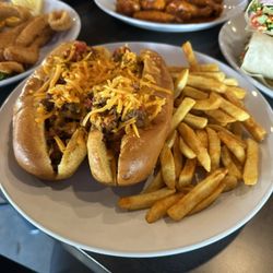 Dave's Sports Bar & Grill
