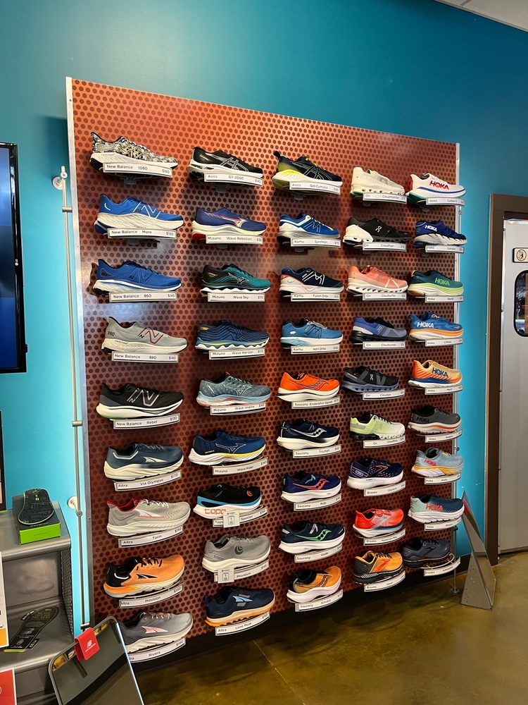 FLEET FEET Updated April 2024 15 Photos & 13 Reviews 5968 S Yale